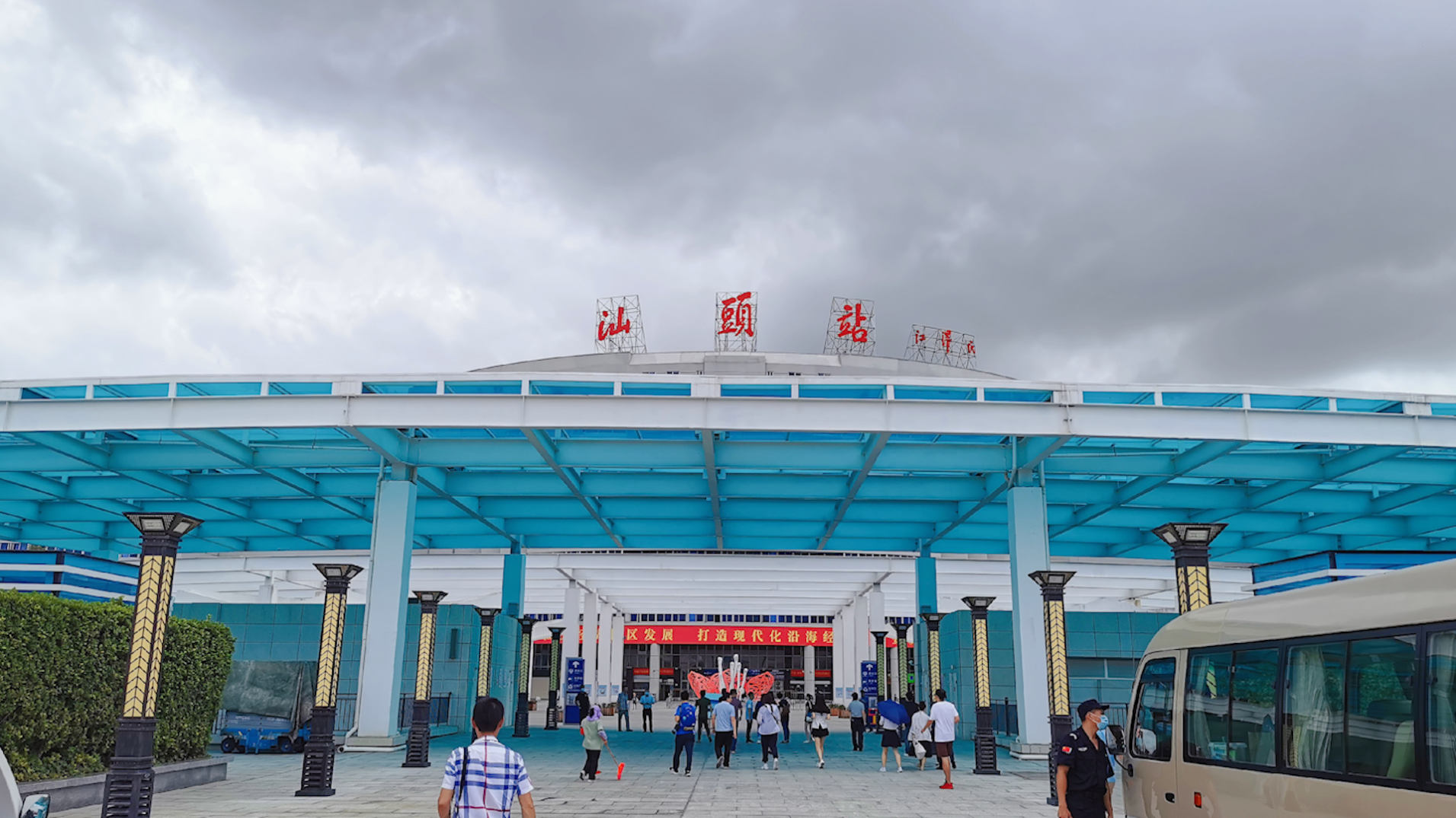 随着汕汕铁路引入,汕头高铁站将成为集高速铁路,普速铁路,城际铁路