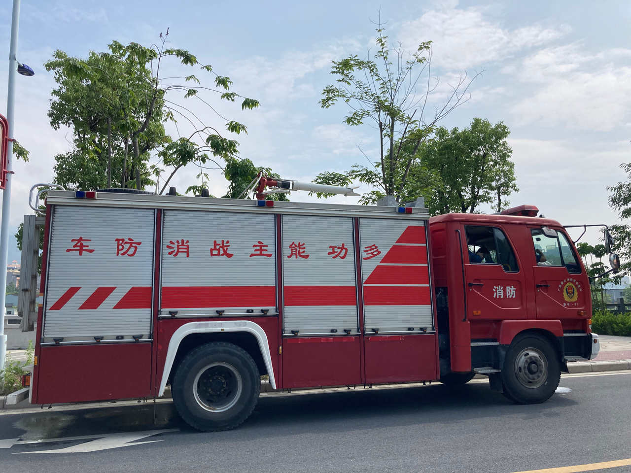又是一年高考日!新丰县1378名考生斗志昂扬走进考场