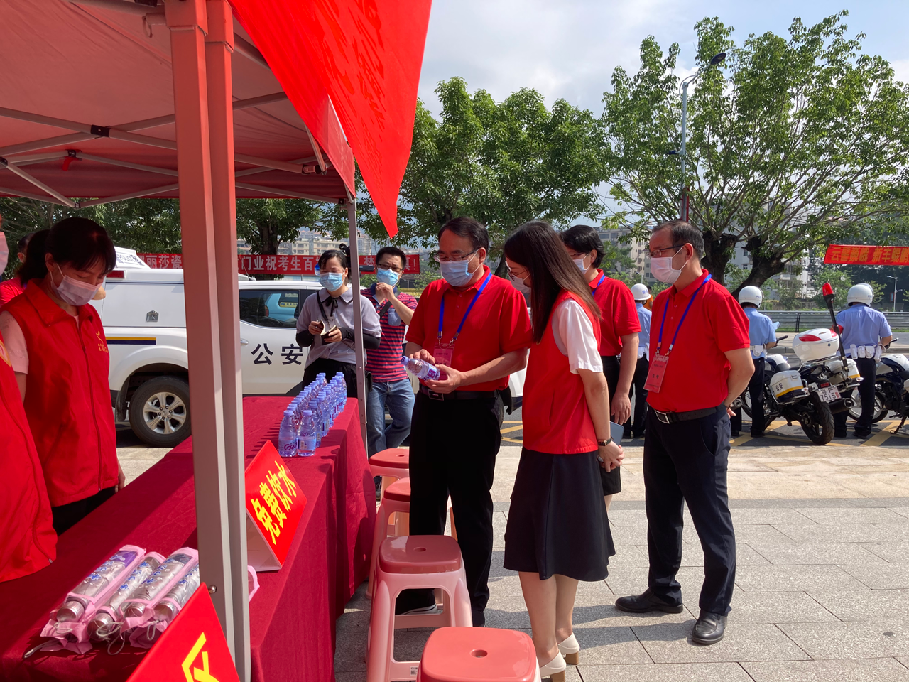 又是一年高考日!新丰县1378名考生斗志昂扬走进考场