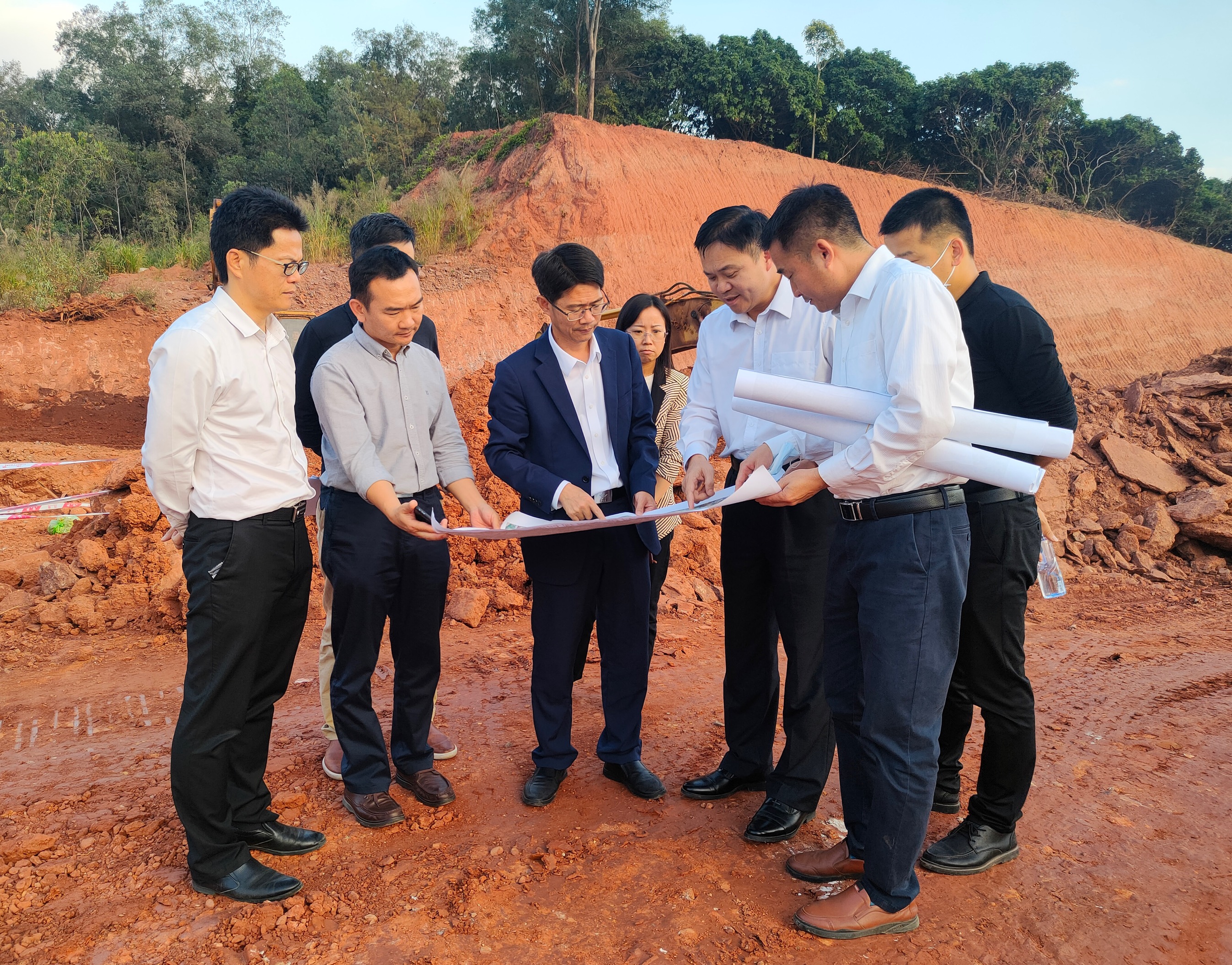 邱志彪到杨村镇调研医疗卫生和重点项目建设等工作