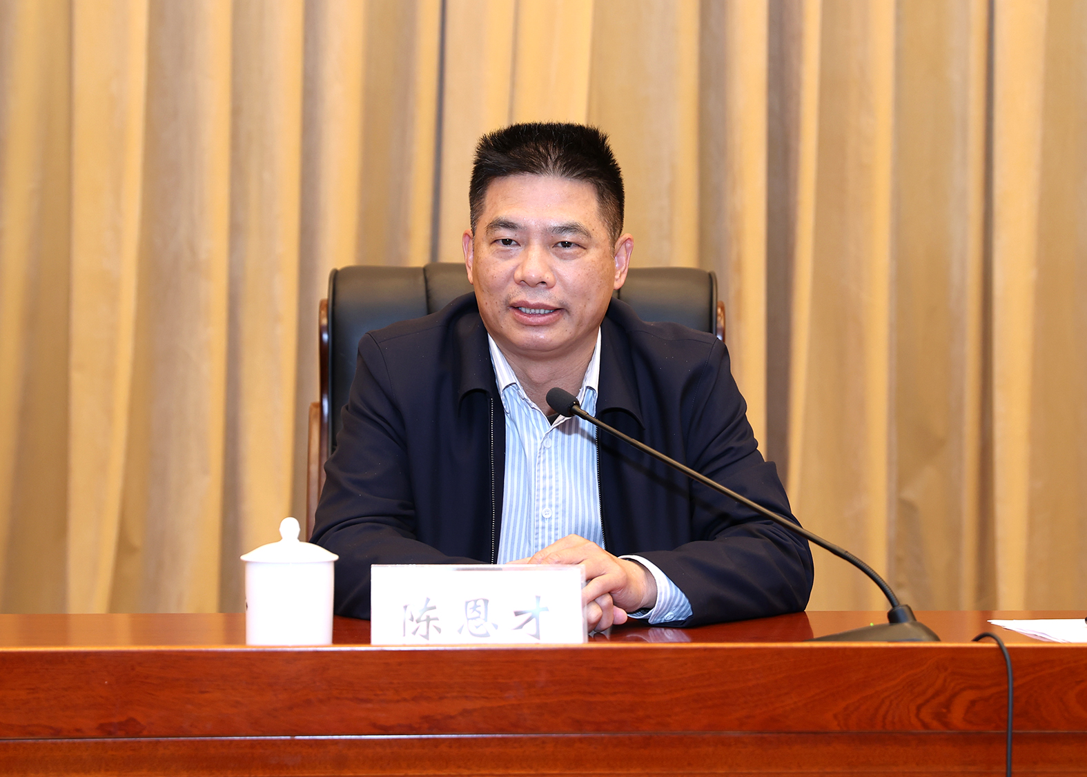 陈恩才对李敏教授的授课给予了高度评价,认为讲座主题突出,内容丰富